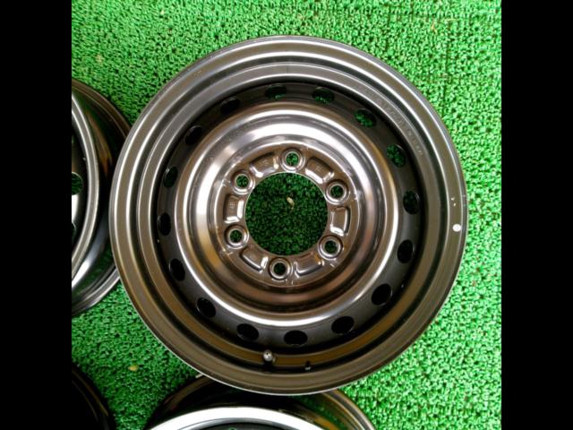 Toyota genuine parts
Hiace 200 genuine steel wheels