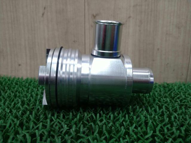  unused goods 
Maker unknown
Universal type blow-off valve