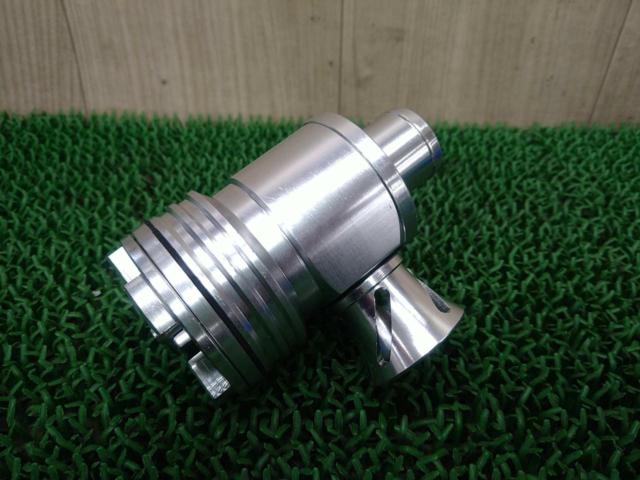  unused goods 
Maker unknown
Universal type blow-off valve