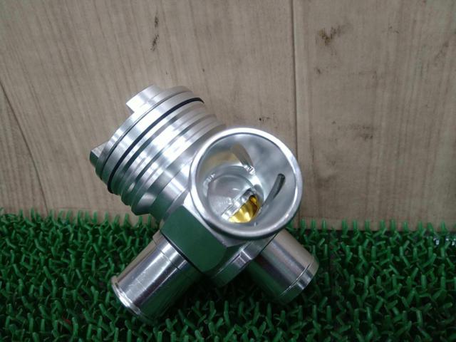  unused goods 
Maker unknown
Universal type blow-off valve