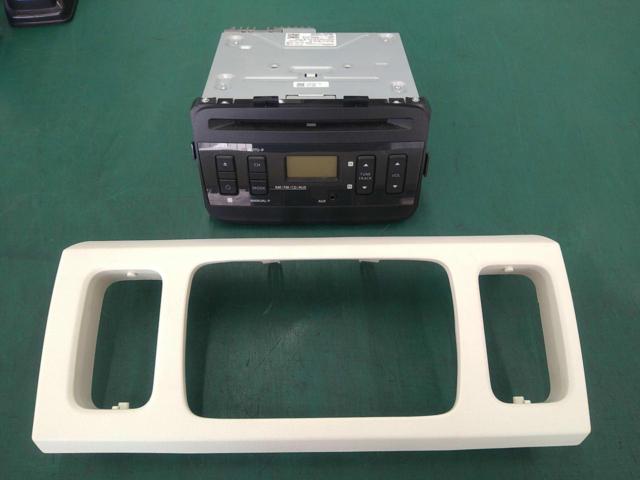 SUZUKI (Suzuki)
Original audio panel with irregularly shaped audio CD tuner
Product code: DEH-2048zs