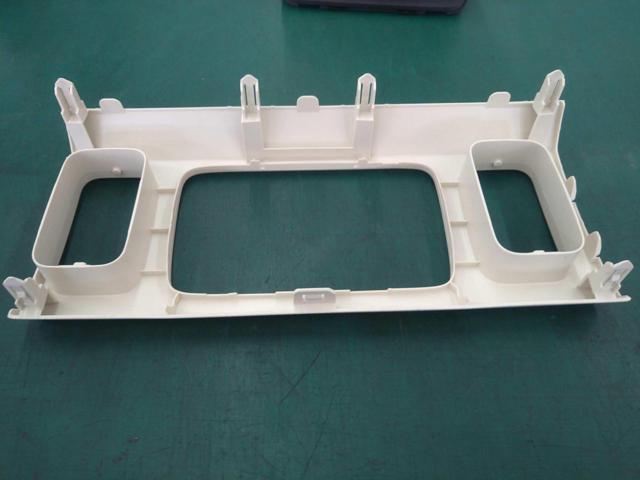 SUZUKI (Suzuki)
Original audio panel with irregularly shaped audio CD tuner
Product code: DEH-2048zs