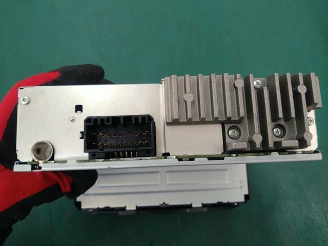 SUZUKI (Suzuki)
Original audio panel with irregularly shaped audio CD tuner
Product code: DEH-2048zs