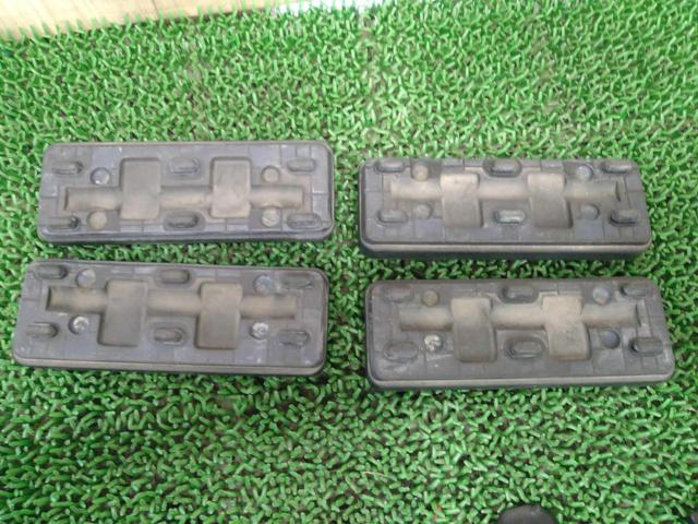 TERZO (Teruttsu~o)
Holder Set
Part number: EH449