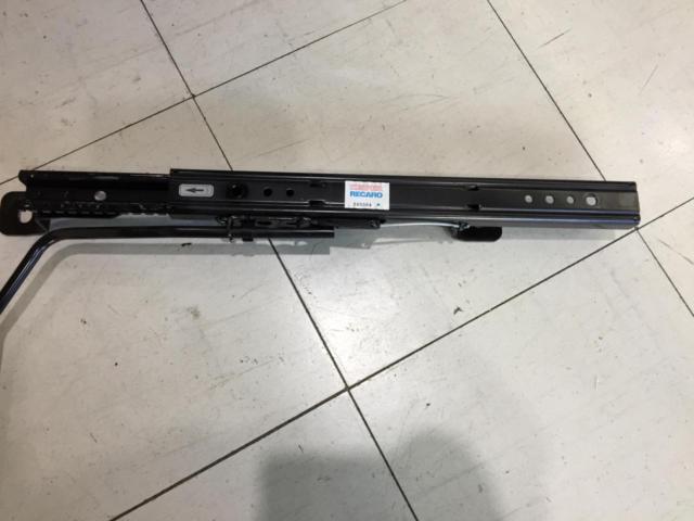 RECARO
2080.025.2 Seat Rail
Driver side