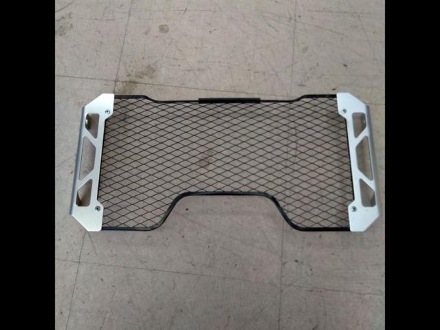 HONDA CB1300/SC54
Genuine radiator guard