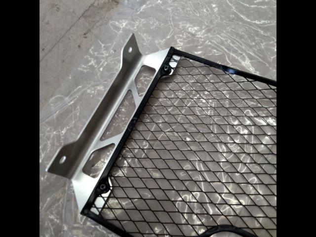HONDA CB1300/SC54
Genuine radiator guard