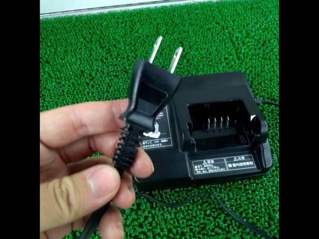 PANASONIC NKJ073Z 電動自転車バッテリー用充電器