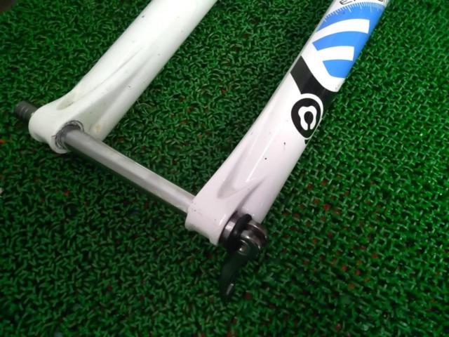 SR SLNTOUR EPIOON X1  26インチ対応 120mm ホワイト