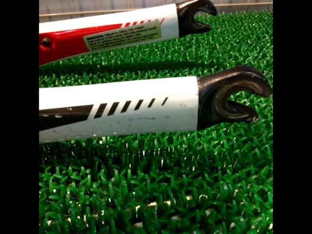SPECIALIZED Roubaix フロントフォーク ホワイト×レッド