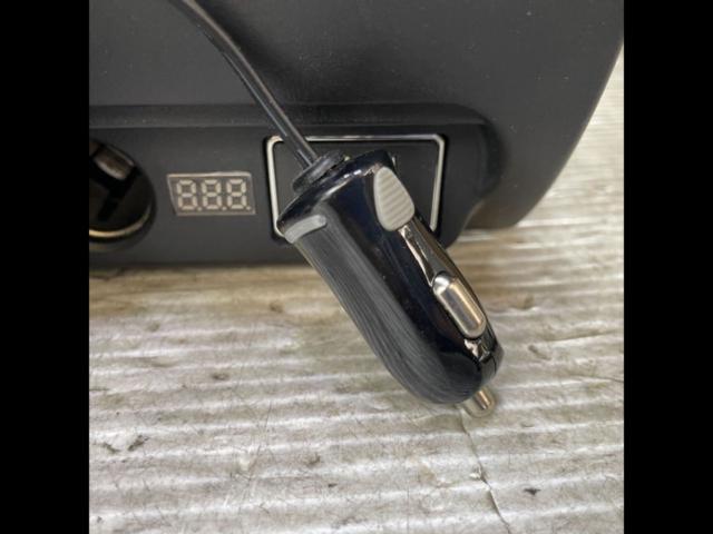 Unknown manufacturer drink holder + power port unit for 200 Series Hiace