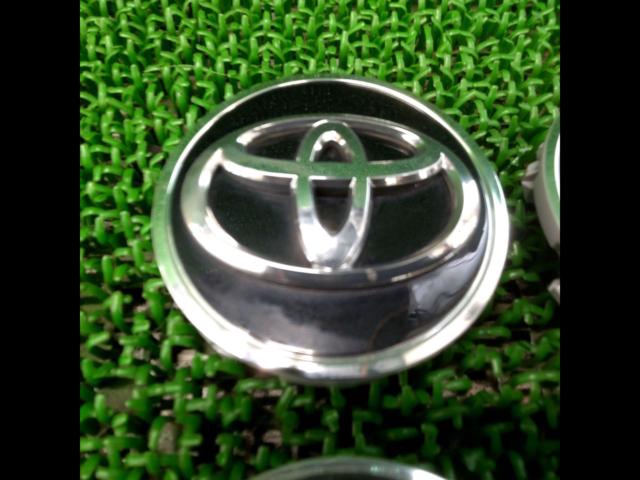 TOYOTA 純正センターキャップ