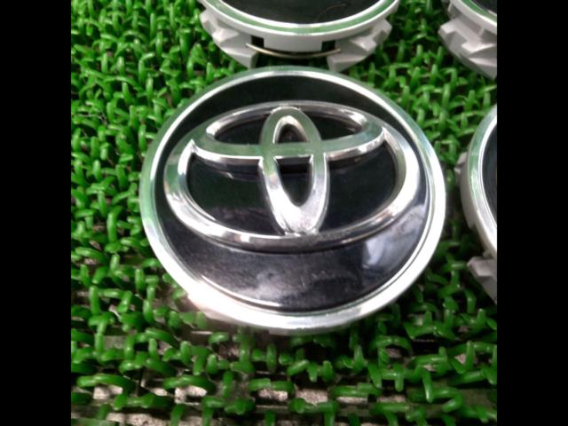 TOYOTA 純正センターキャップ