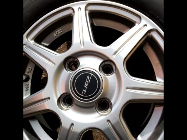 BRIDGESTONE
Zart
R7
+
BRIDGESTONE
BLIZZAK
VRX2