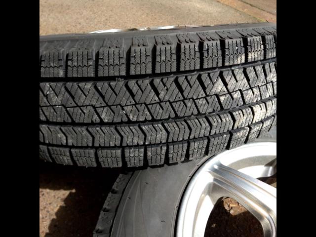 BRIDGESTONE
Zart
R7
+
BRIDGESTONE
BLIZZAK
VRX2