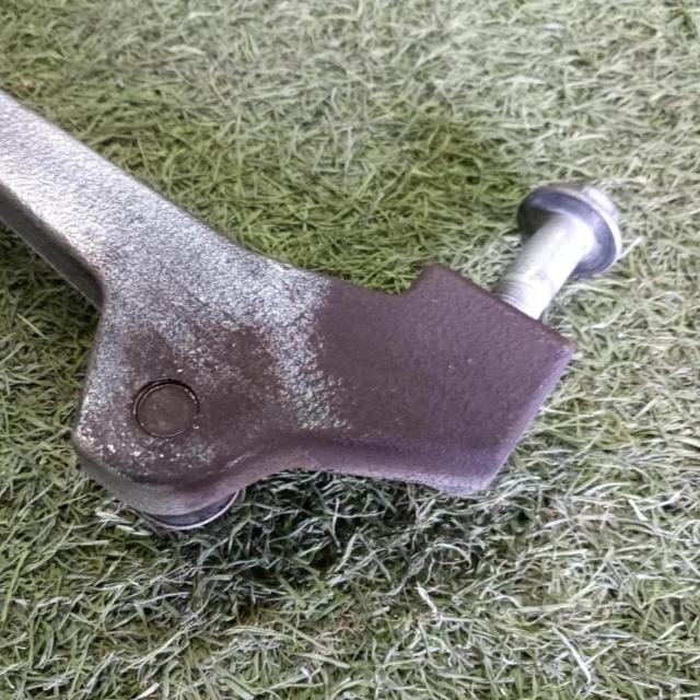 Toyota genuine
GR Yaris
Brake caliper, brake pads (aftermarket), and brake hose set