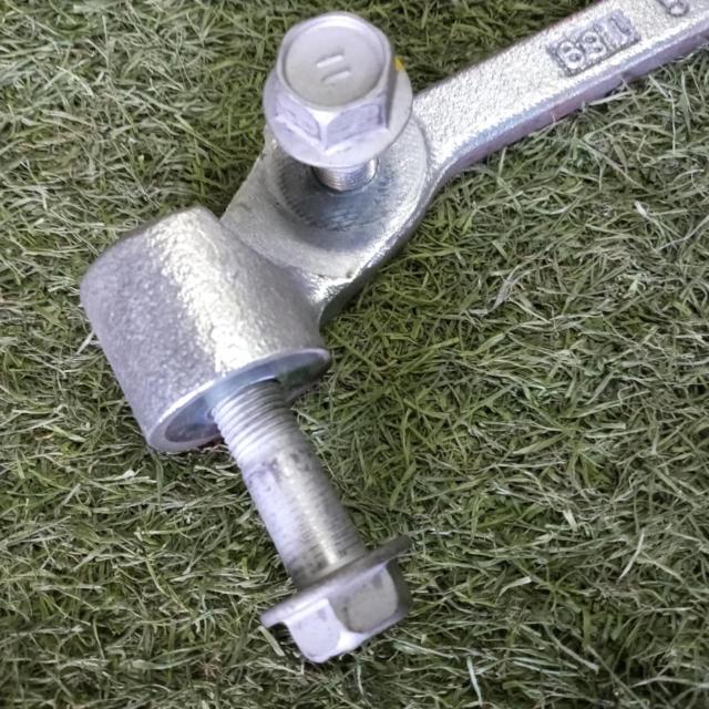 Toyota genuine
GR Yaris
Brake caliper, brake pads (aftermarket), and brake hose set