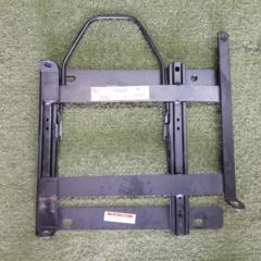 Driver's side BRIDE
Seat rail
FC3S / RX-7