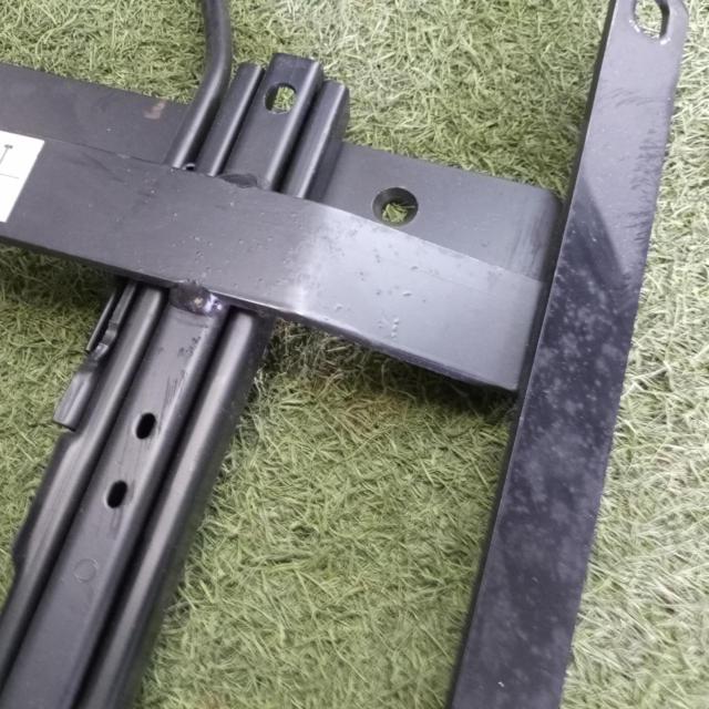 Driver's side BRIDE
Seat rail
FC3S / RX-7