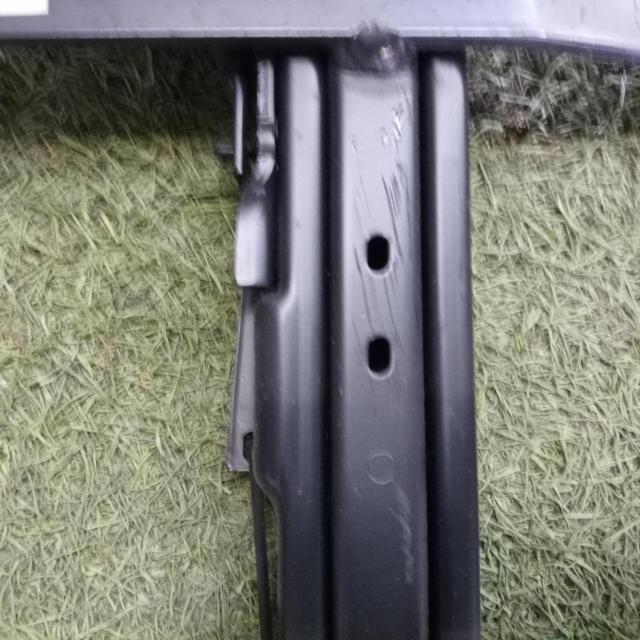 Driver's side BRIDE
Seat rail
FC3S / RX-7