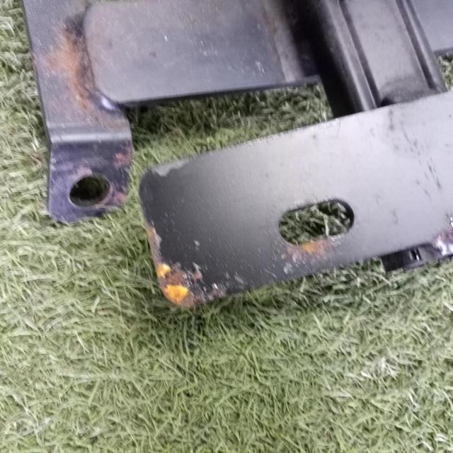 Driver's side BRIDE
Seat rail
FC3S / RX-7