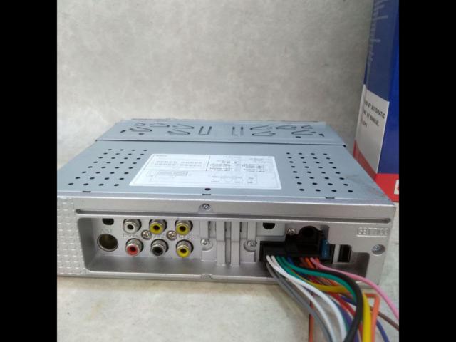 No-brand mirror link player
Built-in amplifier