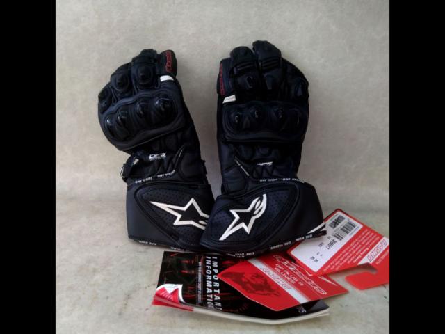 AlpinestarsGP
PLUS
R
GLOVES
3556517
Size: XL