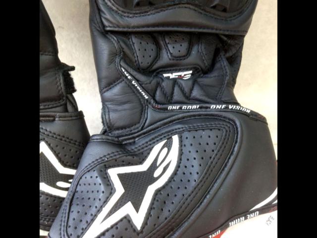 AlpinestarsGP
PLUS
R
GLOVES
3556517
Size: XL