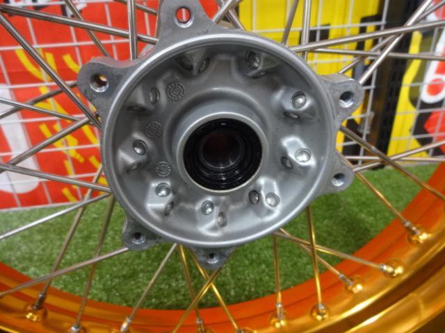 [RACING
BOY Front Wheel
CRF
Removed from a RALLY (year unknown).
