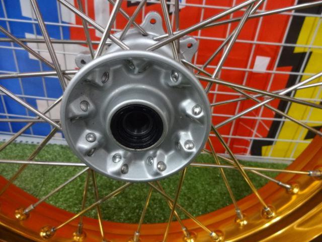 [RACING
BOY Front Wheel
CRF
Removed from a RALLY (year unknown).