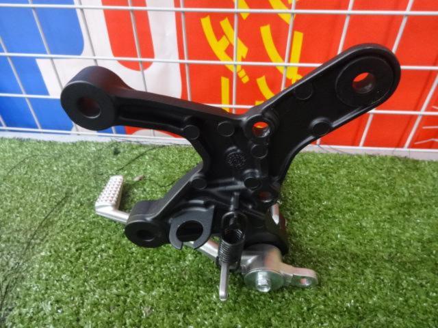 KAWASAKI Genuine Right Side Step
Z 900 RS