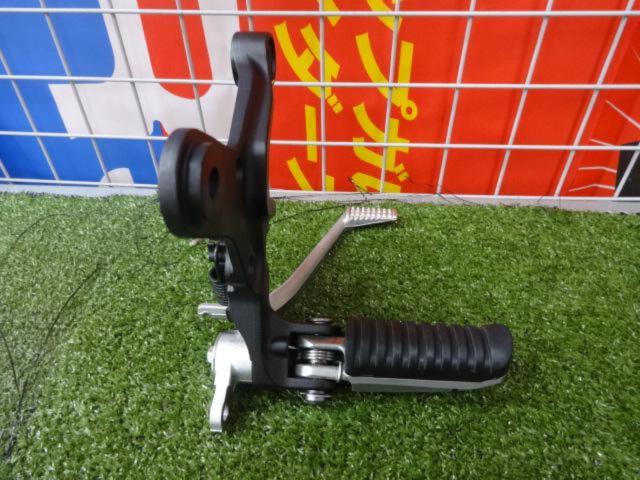 KAWASAKI Genuine Right Side Step
Z 900 RS