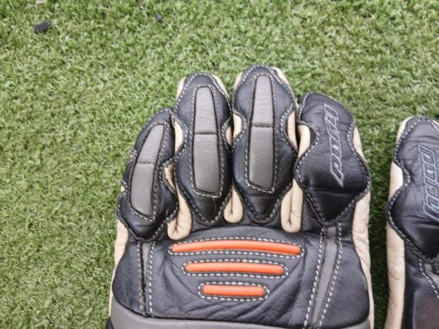 HYOD Racing Gloves
D30