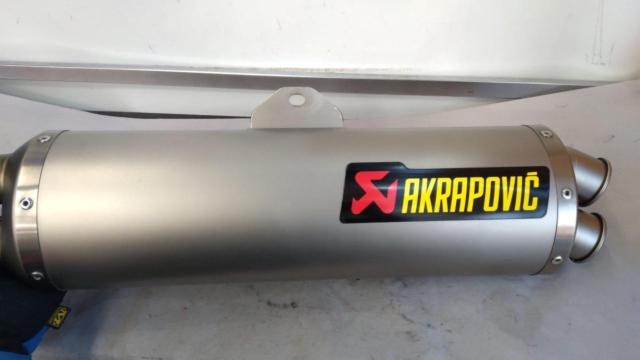 AKRAPOVICBMW
R1200R
06-07
Slip-on silencer
S-B12SO5-HLT