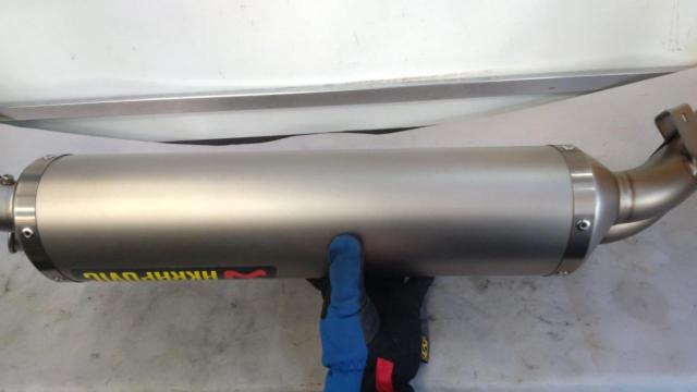 AKRAPOVICBMW
R1200R
06-07
Slip-on silencer
S-B12SO5-HLT