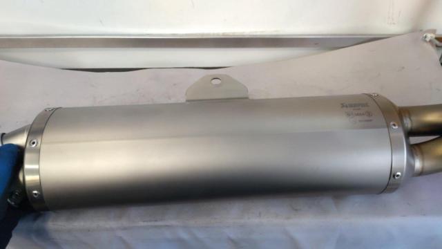 AKRAPOVICBMW
R1200R
06-07
Slip-on silencer
S-B12SO5-HLT