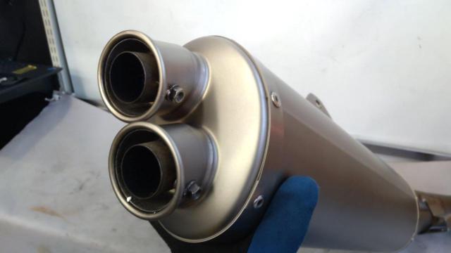 AKRAPOVICBMW
R1200R
06-07
Slip-on silencer
S-B12SO5-HLT