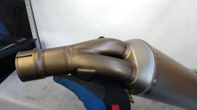 AKRAPOVICBMW
R1200R
06-07
Slip-on silencer
S-B12SO5-HLT