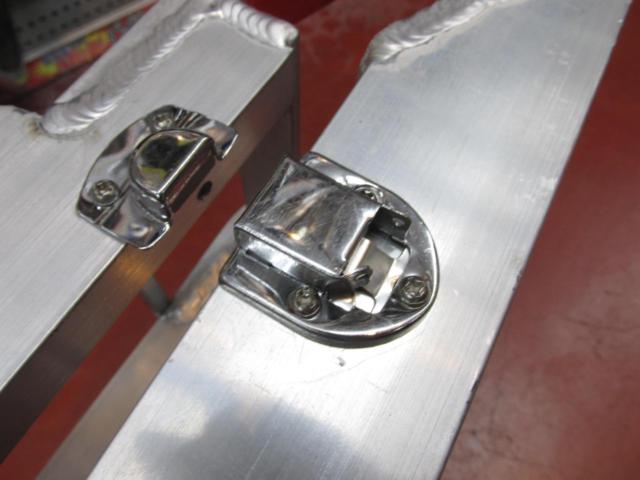 Unknown Manufacturer
Foldable aluminum ladder
220cm