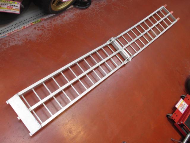 Unknown Manufacturer
Foldable aluminum ladder
Length: 215cm