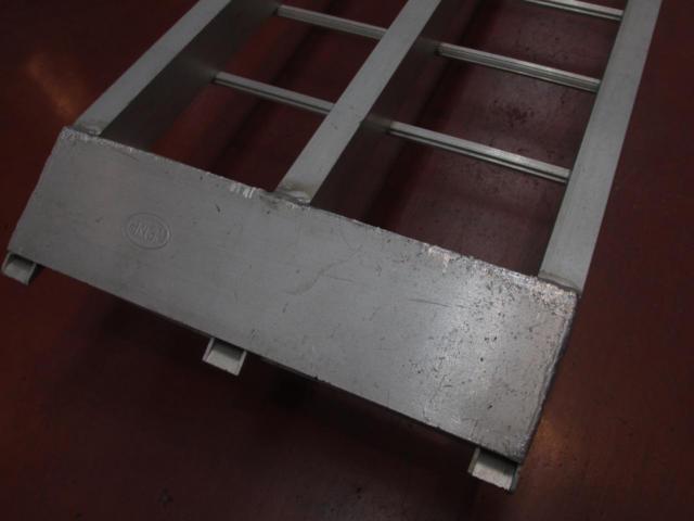 Unknown Manufacturer
Foldable aluminum ladder
Length: 215cm