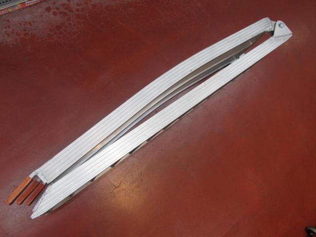 Unknown Manufacturer
Foldable aluminum ladder
Length: 215cm