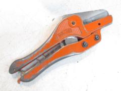 MERRY (Merry Hand Tools)
SX-15 Duct Cutter
Cut to a size of 30mm width x 10mm height.