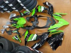 KAWASAKI
Genuine exterior set
Ninja650
ABS/year unknown