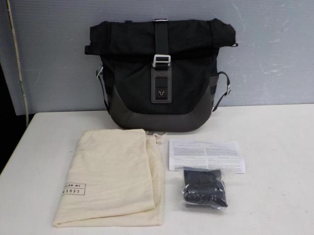SW-MOTECH
Legend
Gear side bag
LC2
Left side only
Capacity: 13.5 L