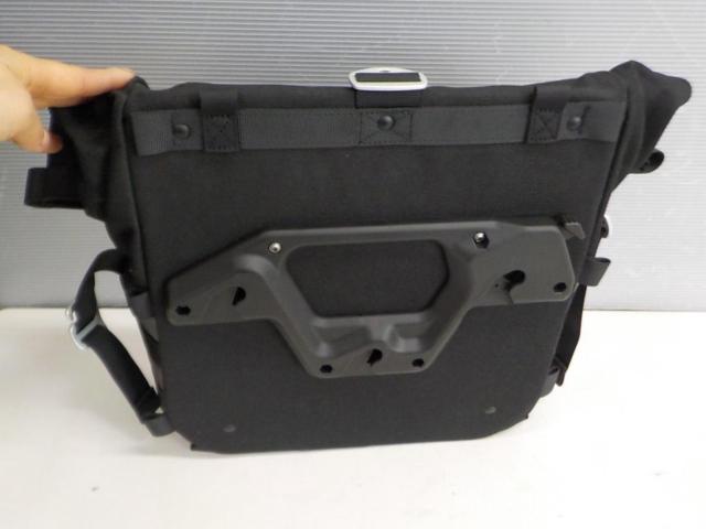 SW-MOTECH
Legend
Gear side bag
LC2
Left side only
Capacity: 13.5 L