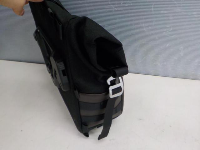 SW-MOTECH
Legend
Gear side bag
LC2
Left side only
Capacity: 13.5 L
