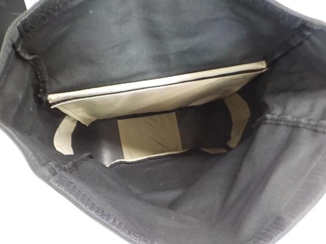 SW-MOTECH
Legend
Gear side bag
LC2
Left side only
Capacity: 13.5 L