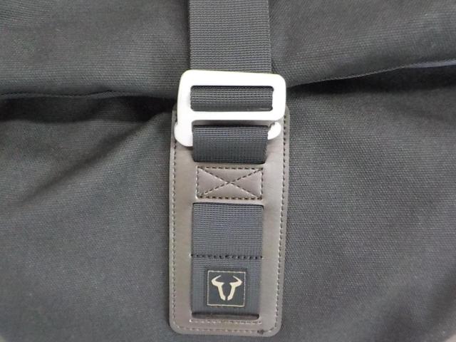 SW-MOTECH
Legend
Gear side bag
LC2
Left side only
Capacity: 13.5 L