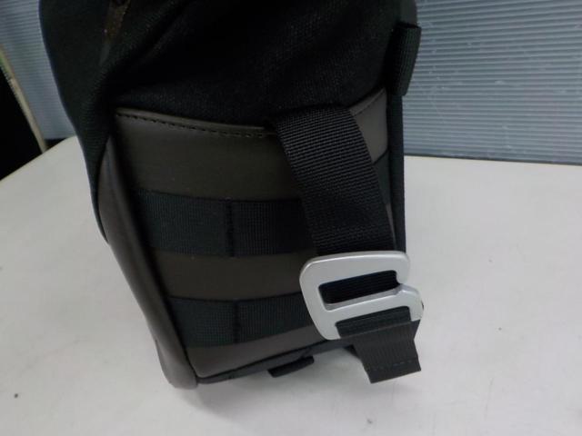 SW-MOTECH
Legend
Gear side bag
LC2
Left side only
Capacity: 13.5 L